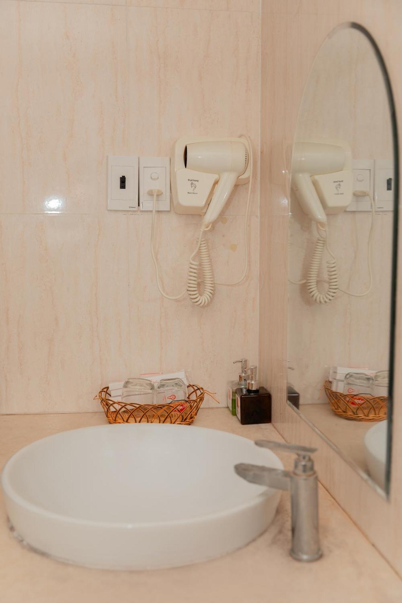 Khach San Son Thinh Hotel Vung Tau Buitenkant foto